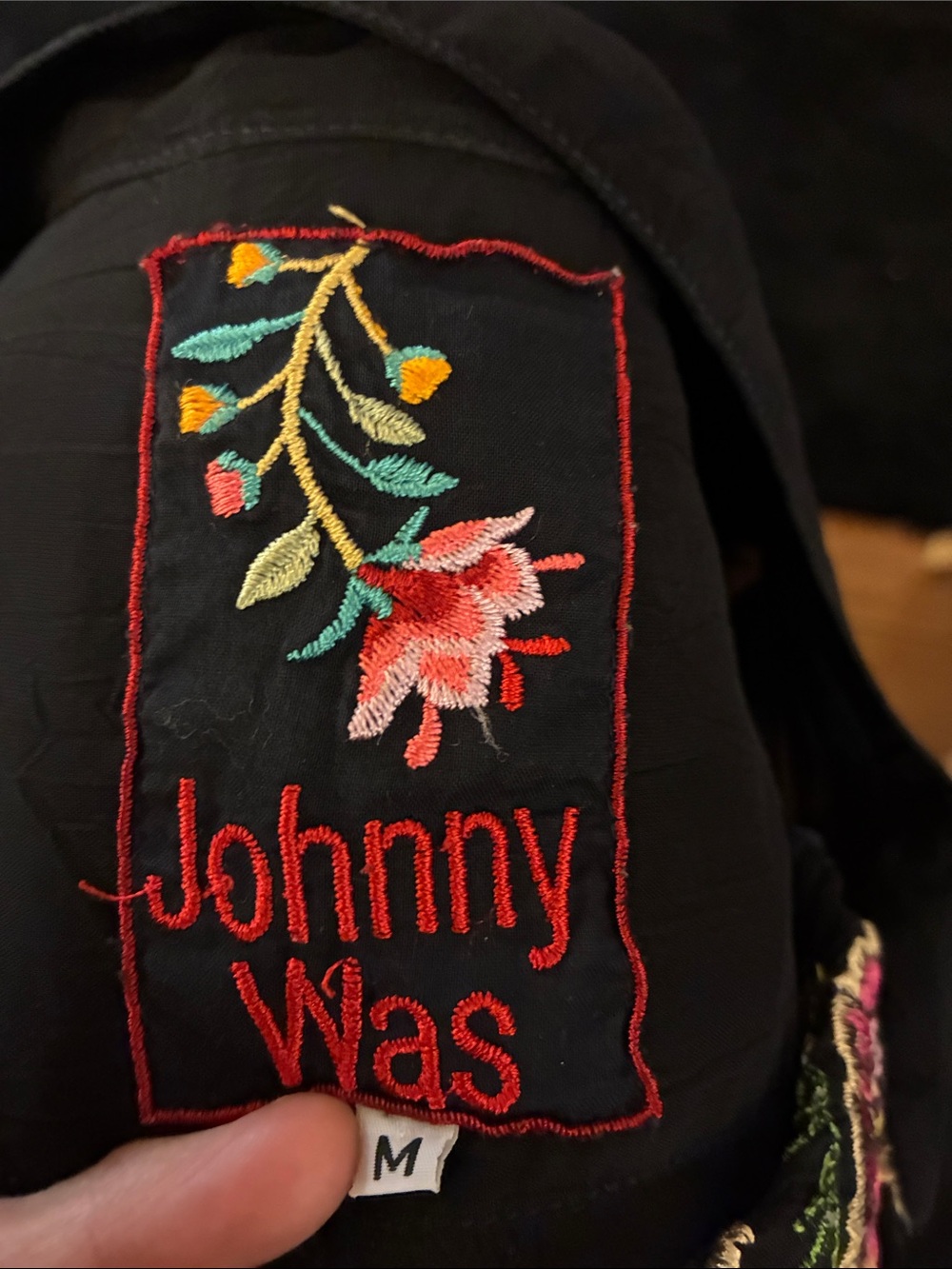 Johnny Was Black Rayon Embroidered Floral Logo Blouse Size Medium - Picture 2 of 11